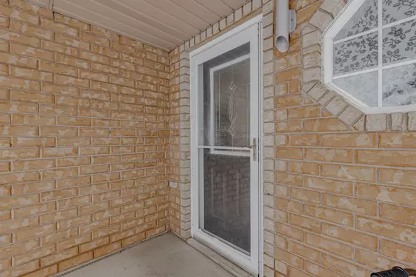 Barrie, ON L4N 8S9,13 White Elm RD