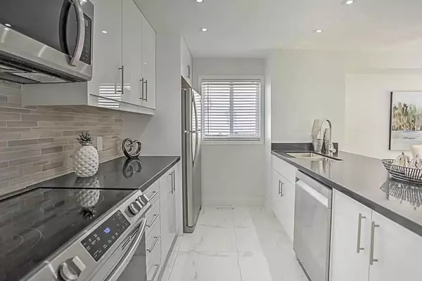 Barrie, ON L4N 8S9,13 White Elm RD