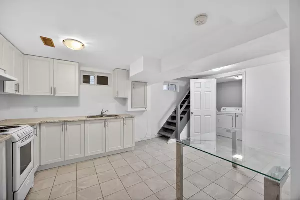 Barrie, ON L4M 3N3,8 Newton ST #Lower Unit