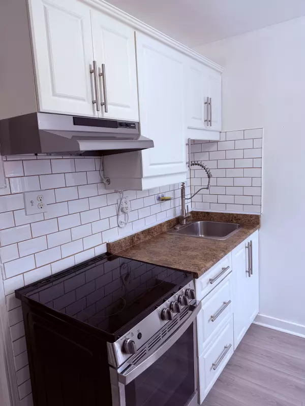 Toronto W02, ON M6H 4C2,1309 Dufferin ST #2