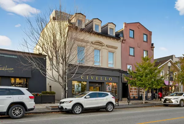 Oakville, ON L6J 1H3,145 Lakeshore RD E #301