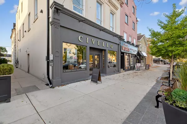 Oakville, ON L6J 1H3,145 Lakeshore RD E #301