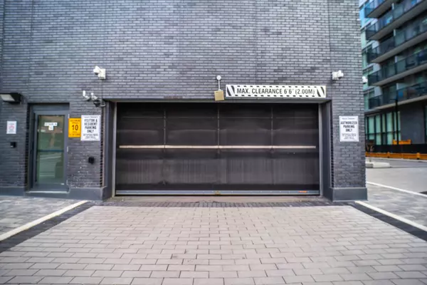 Oakville, ON L6M 5P6,2450 Old Bronte RD #107