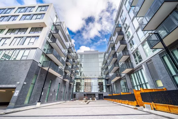 Oakville, ON L6M 5P6,2450 Old Bronte RD #107