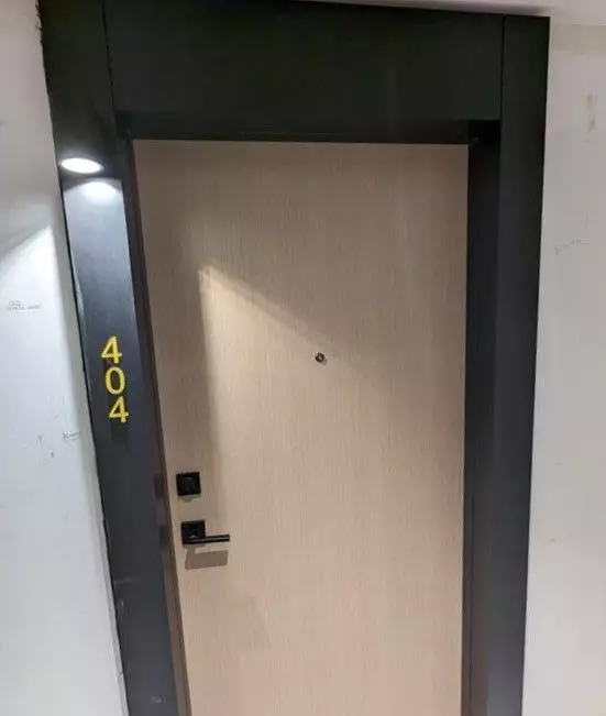 Toronto W08, ON M8Z 4Z7,36 Zorra ST #404