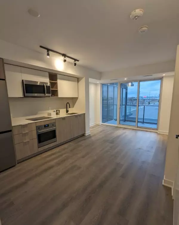 Toronto W08, ON M8Z 4Z7,36 Zorra ST #404