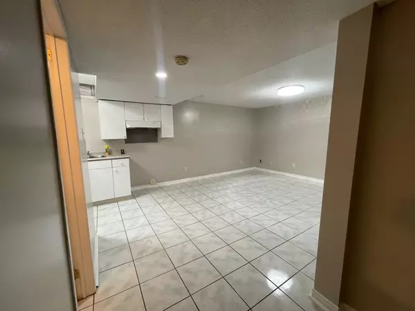 Brampton, ON L7A 2A5,56 Spencer DR