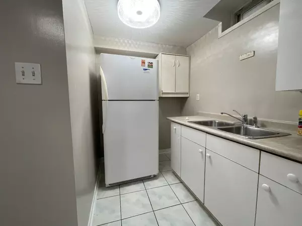 Brampton, ON L7A 2A5,56 Spencer DR