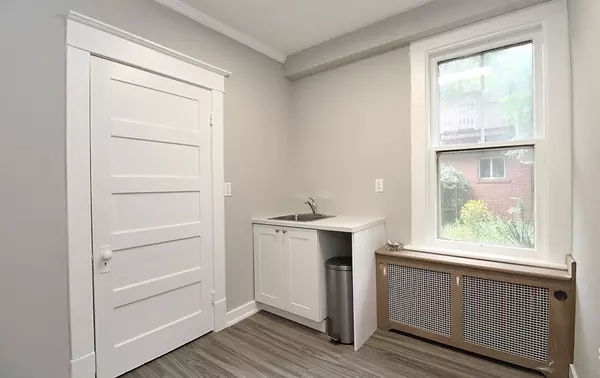 Caledon, ON L7E 1A2,69 King ST W #Main- Back