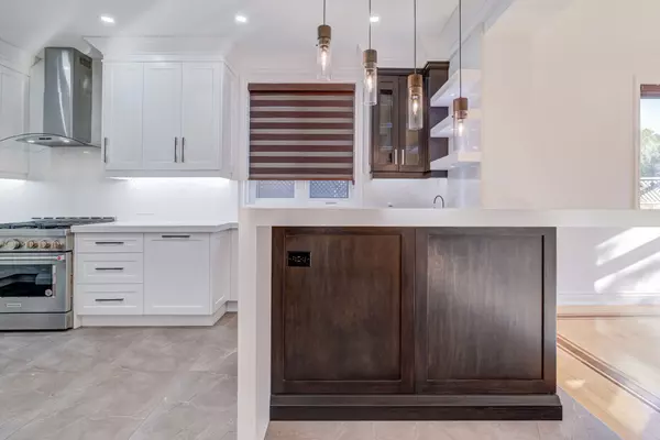 Mississauga, ON L6W 2B3,5230 Creditview RD