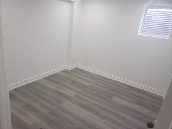 Milton, ON L9T 7H3,700 Megson TER