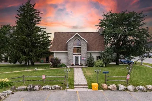 Bells Corners And South To Fallowfield, ON K2H 5Z1,2188 Robertson RD