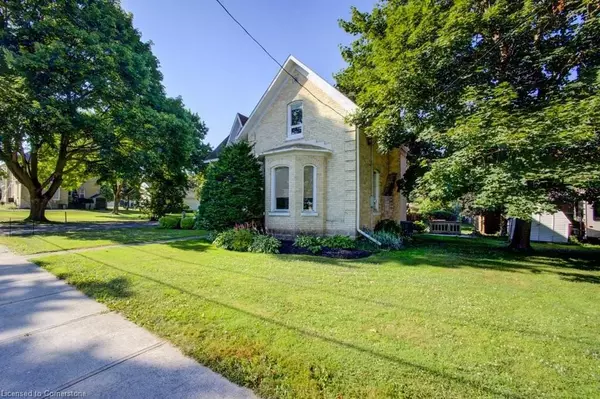 Huron East, ON N0G 1H0,34 Queen ST