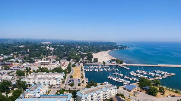 Cobourg, ON K9A 5X2,148 Third ST #222