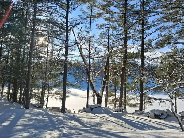 1112 Sam Cook RD, Gravenhurst, ON P1P 1R3