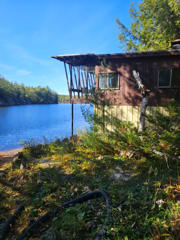 Gravenhurst, ON P1P 1R3,1112 Sam Cook RD