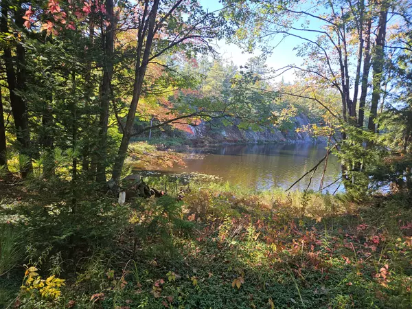 Gravenhurst, ON P1P 1R3,1112 Sam Cook RD