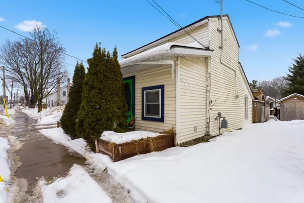 Prince Edward County, ON K0K 2T0,41 Lake ST