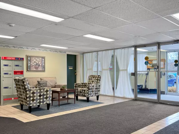 Belleville, ON K8N 5R7,175 Haig RD #223