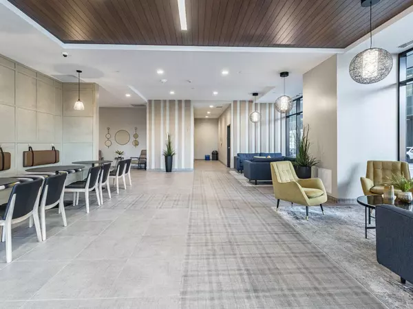 Kitchener, ON N2G 0E2,108 Garment ST #1011