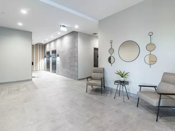 Kitchener, ON N2G 0E2,108 Garment ST #1011