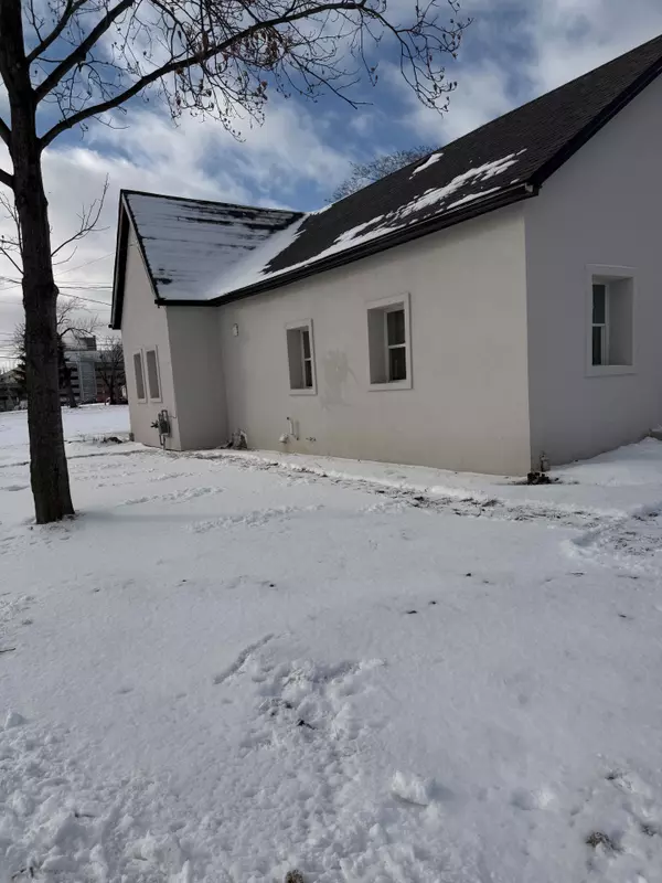 Windsor, ON N9A 1W1,293 Louis AVE