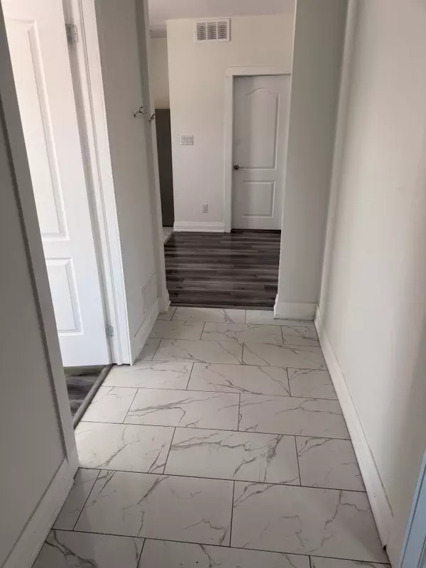 Windsor, ON N9A 1W1,293 Louis AVE