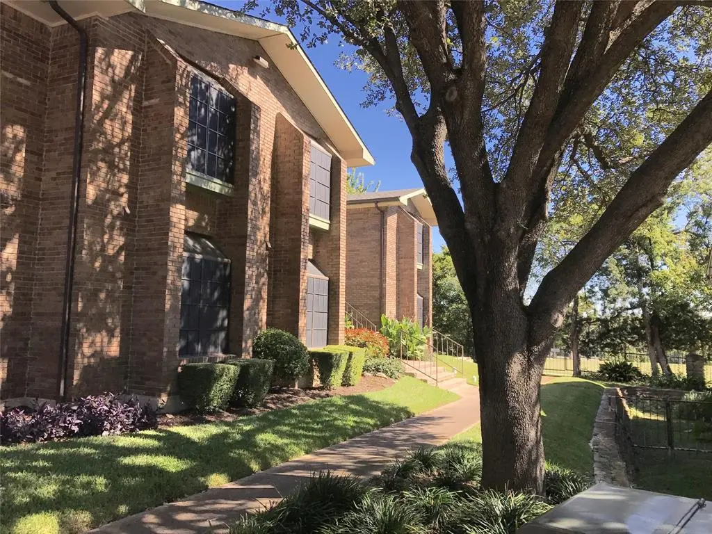 Dallas, TX 75211,2505 Wedglea Drive #117