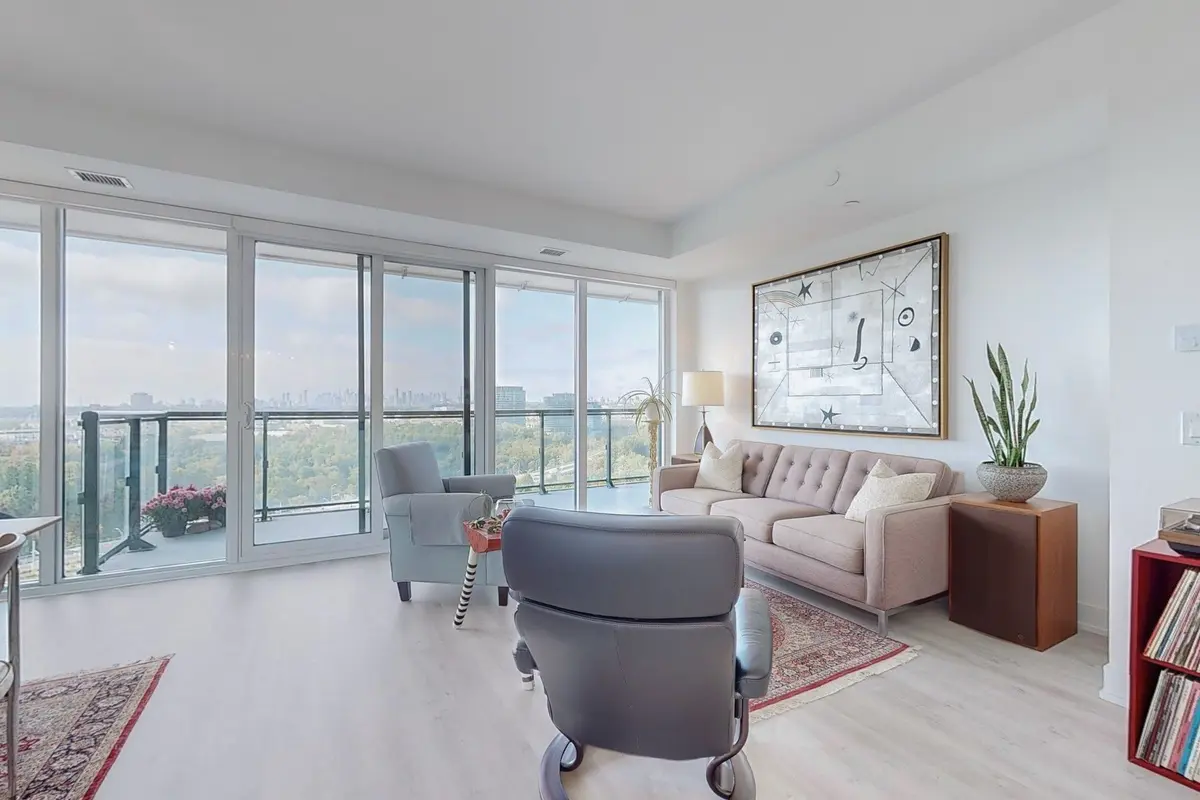 20 Inn On The Park DR #1432, Toronto C13, ON M3C 0P8