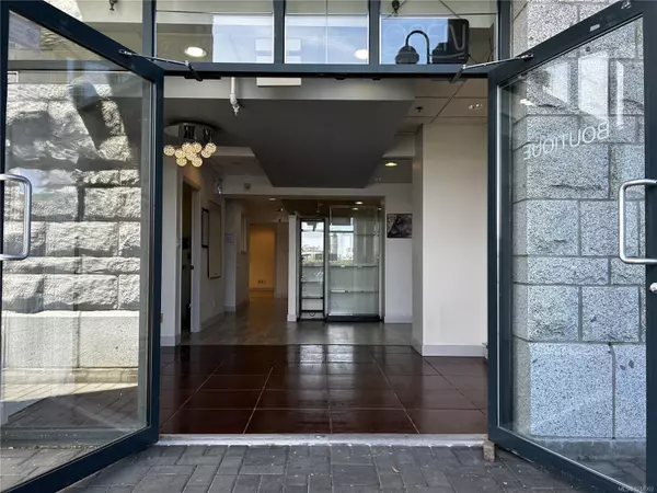 19 Dallas Rd #102, Victoria, BC V8V 5A6