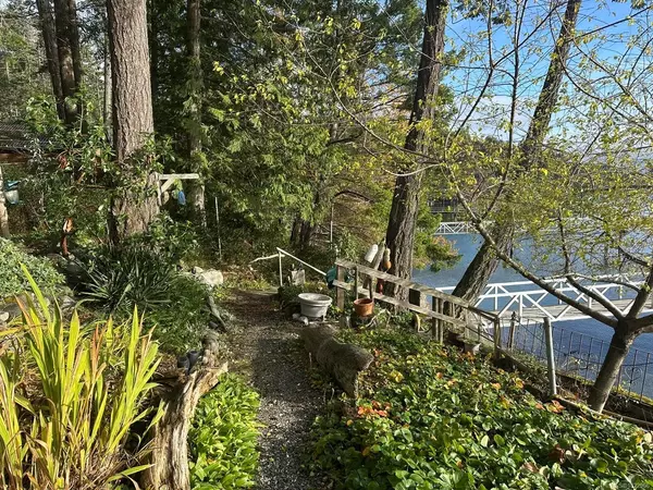 Piers Island, BC V8L 5Y7,10 McKenzie Cres