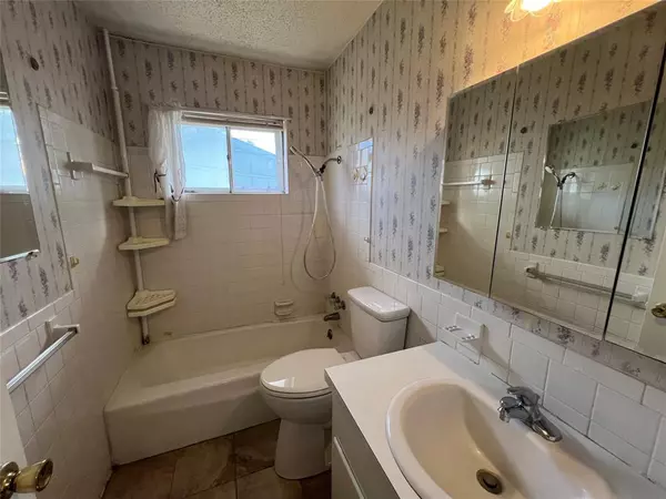 Sherman, TX 75092,2209 N Woods Street