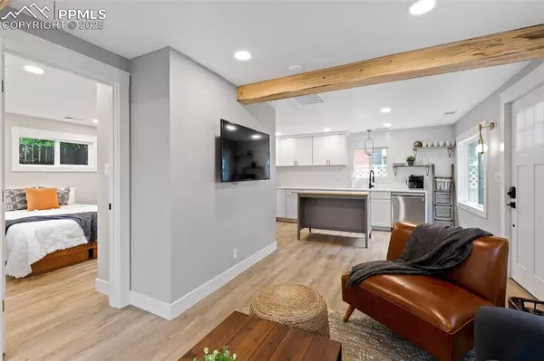 Colorado Springs, CO 80907,810 E Espanola ST