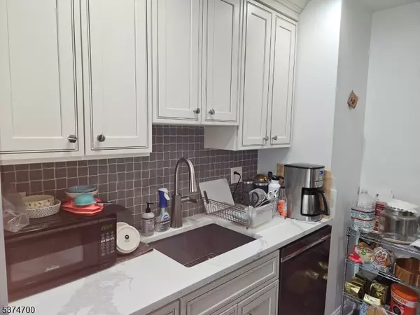 Newark City, NJ 07103,6 RUTGERS DRIVE