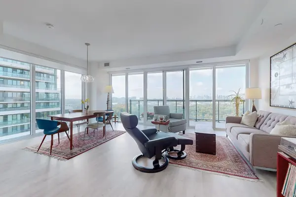 20 Inn On The Park DR #1432, Toronto C13, ON M3C 0P8