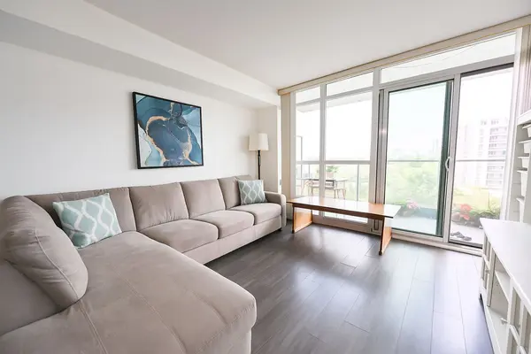 33 Singer CT #601, Toronto C15, ON M2K 0B4