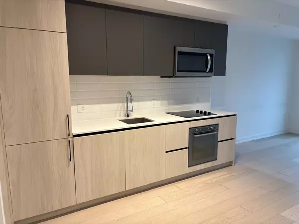 Toronto E01, ON M4M 0E4,150 Logan ST #413