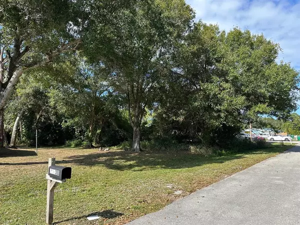 Fort Pierce, FL 34951,5005 E Sanibel Ave