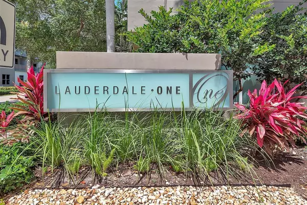 2421 NE 65th St #402, Fort Lauderdale, FL 33308