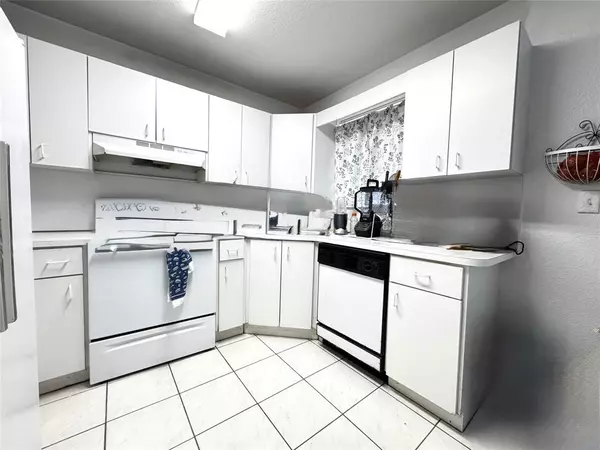 Hialeah, FL 33018,6951 W 29th Ave #206