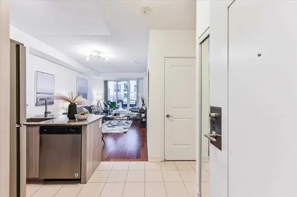 Richmond Hill, ON L4C 1H7,9199 Yonge ST N #706