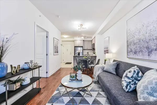 Richmond Hill, ON L4C 1H7,9199 Yonge ST N #706