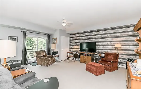 Barrie, ON L9J 0H5,306 Essa RD #302