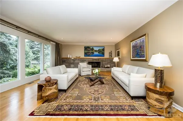 Alta Vista And Area, ON K1H 6K6,2103 CHALMERS RD