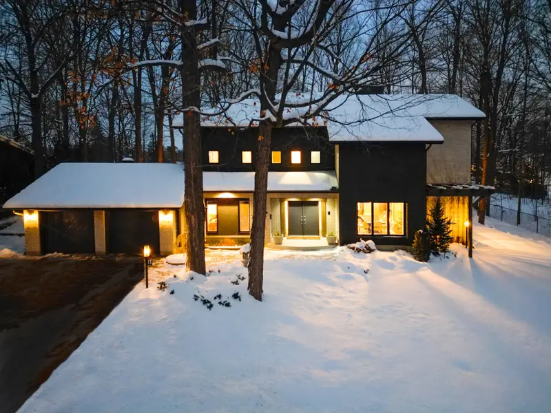 11 Burrows RD, Beacon Hill North - South And Area, ON K1J 6E5