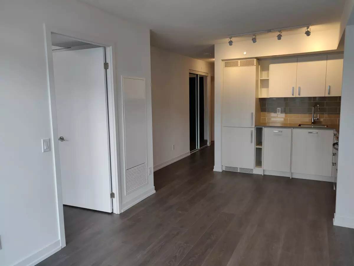 Toronto C10, ON M4S 0B5,125 Redpath AVE #2107