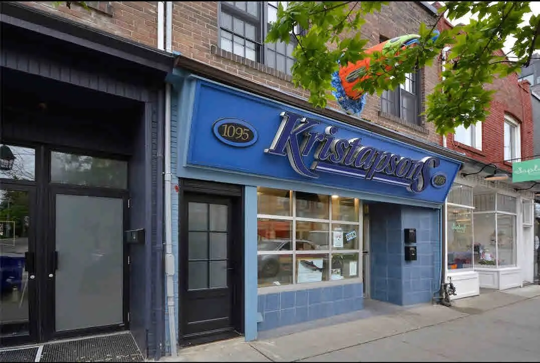 Toronto E01, ON M4M 1K7,1095 Queen ST E