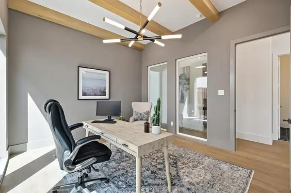 Dallas, TX 75209,7618 Roper Street