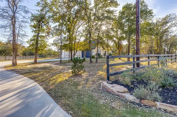 Paradise, TX 76073,1029 Sunflower