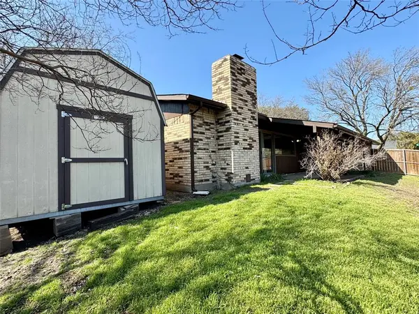 Dallas, TX 75249,7302 Hardwood Trail